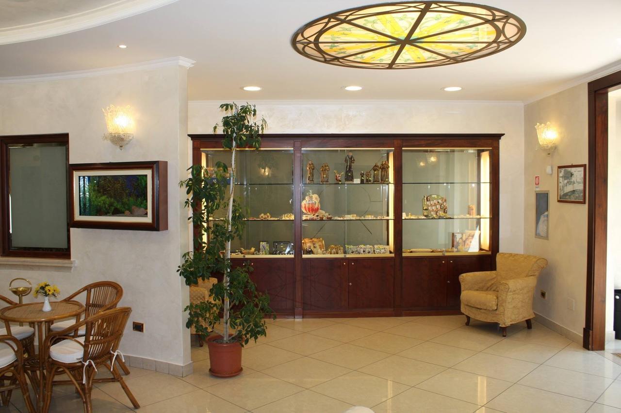 Hotel Di Cosmo San Giovanni Rotondo Bagian luar foto