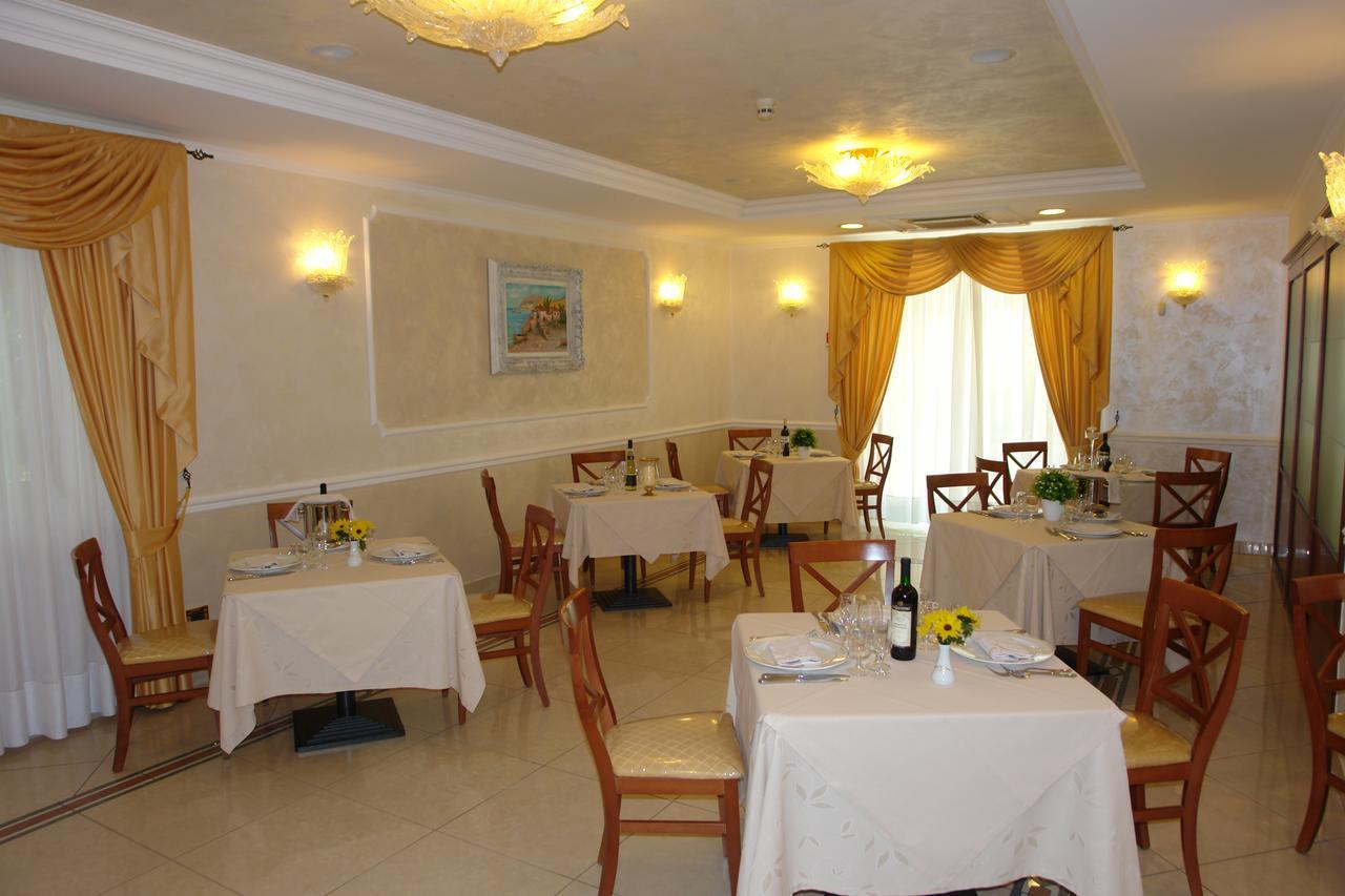 Hotel Di Cosmo San Giovanni Rotondo Bagian luar foto