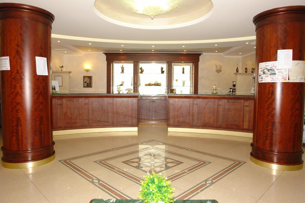 Hotel Di Cosmo San Giovanni Rotondo Bagian luar foto